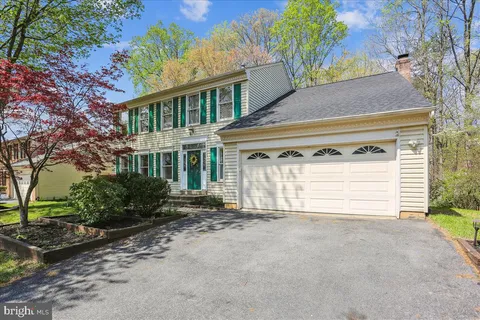 16908 Horn Point Drive, Gaithersburg, MD MLS: MDMC2174680