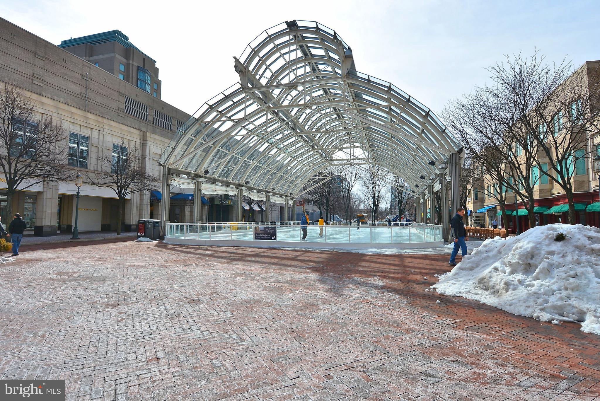 THE COURTS OF FOX MILL - Residential