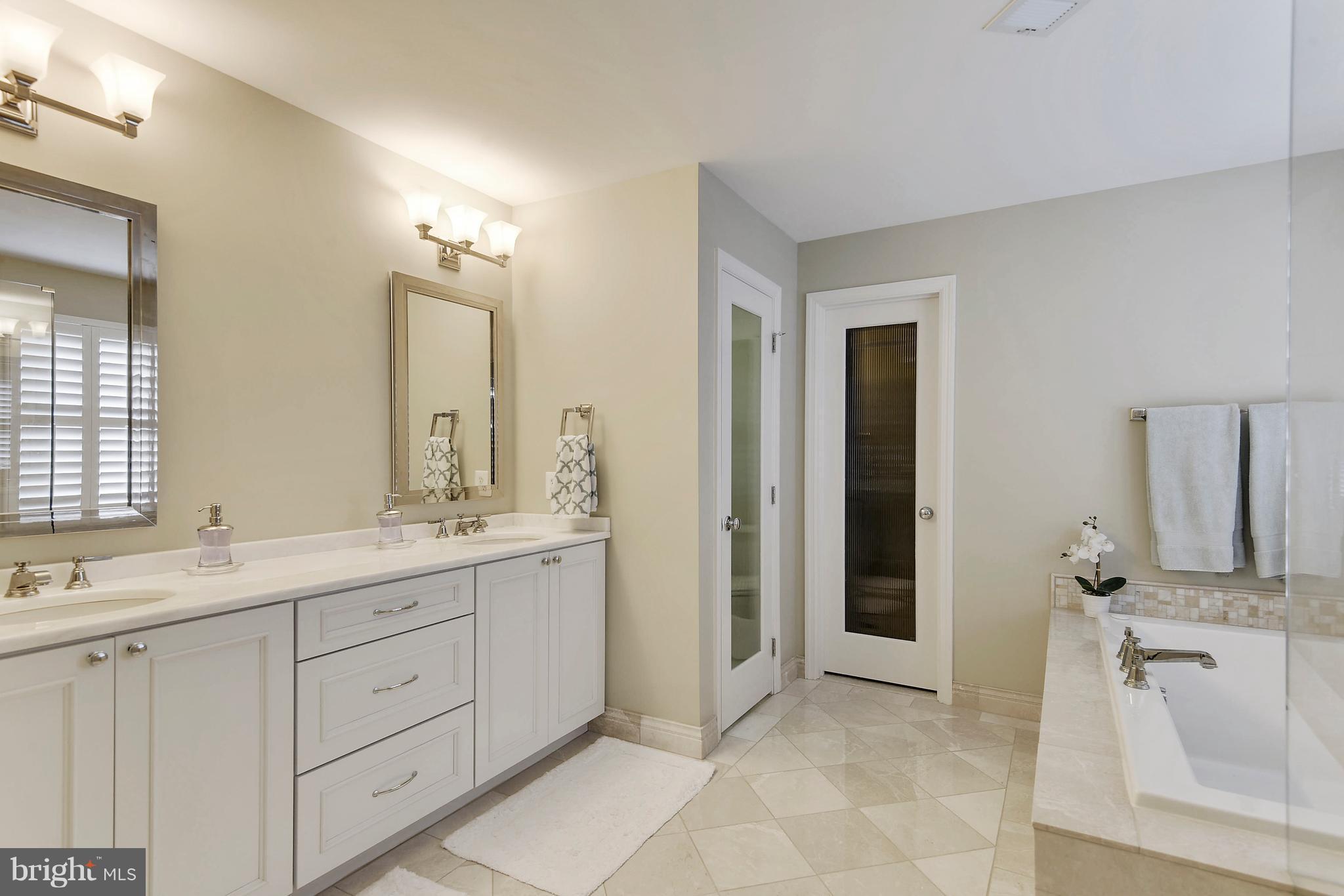 THE COURTS OF FOX MILL - Residential