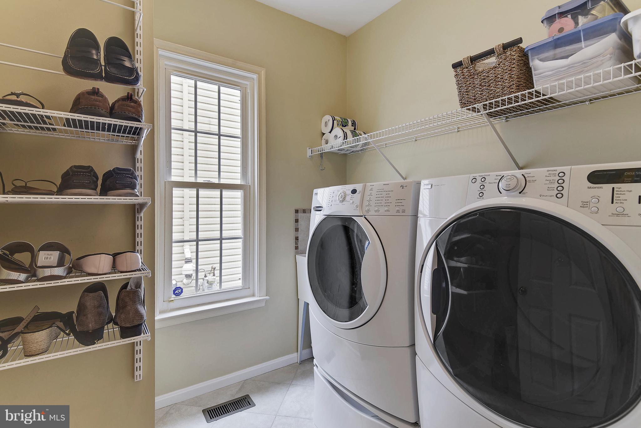 THE COURTS OF FOX MILL - Residential