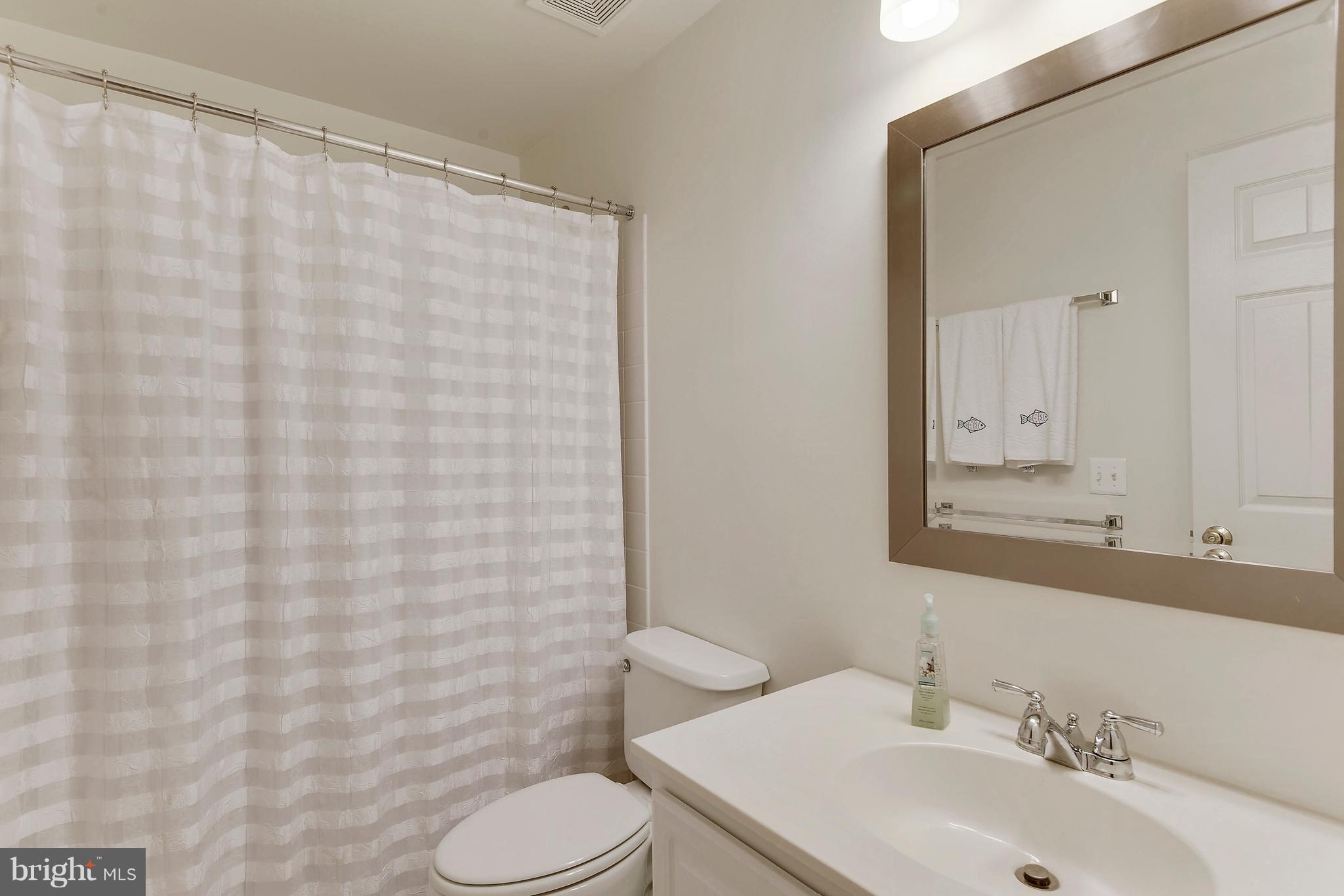 THE COURTS OF FOX MILL - Residential