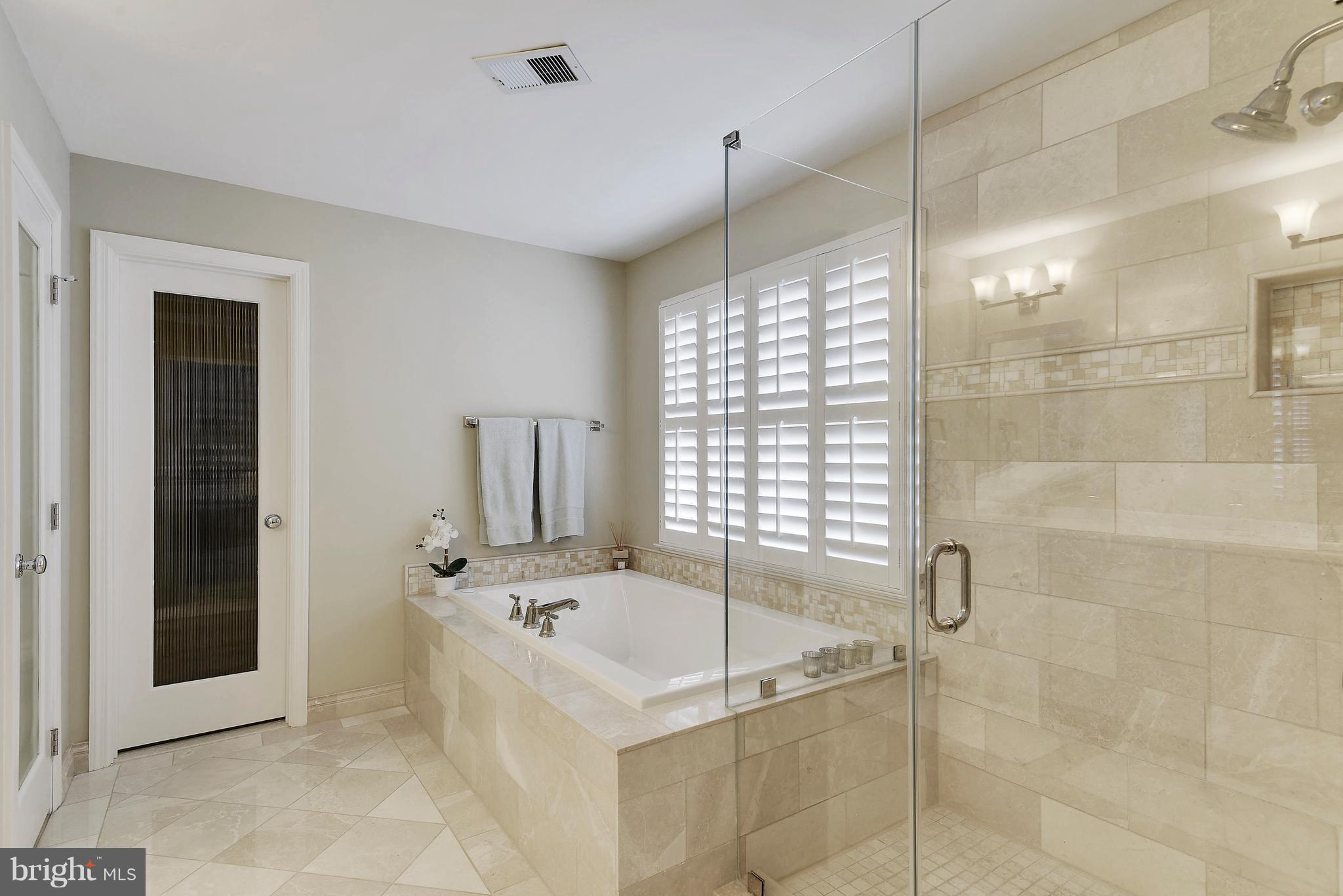 THE COURTS OF FOX MILL - Residential