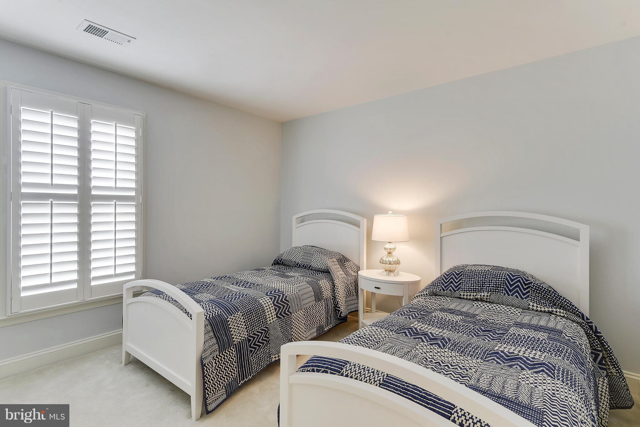 THE COURTS OF FOX MILL - Residential