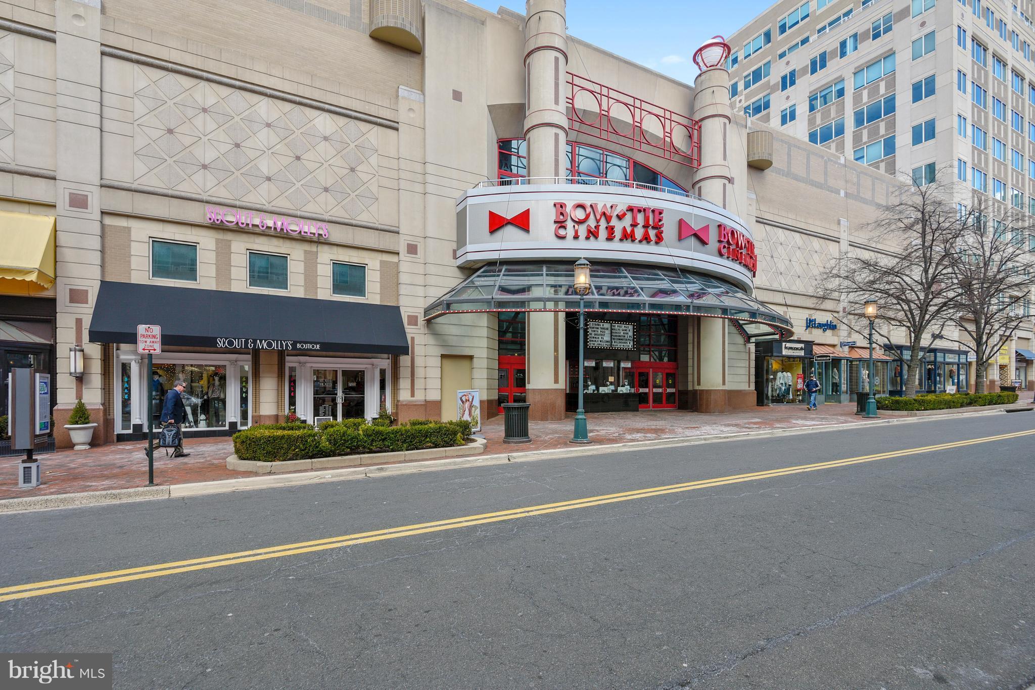 THE COURTS OF FOX MILL - Residential