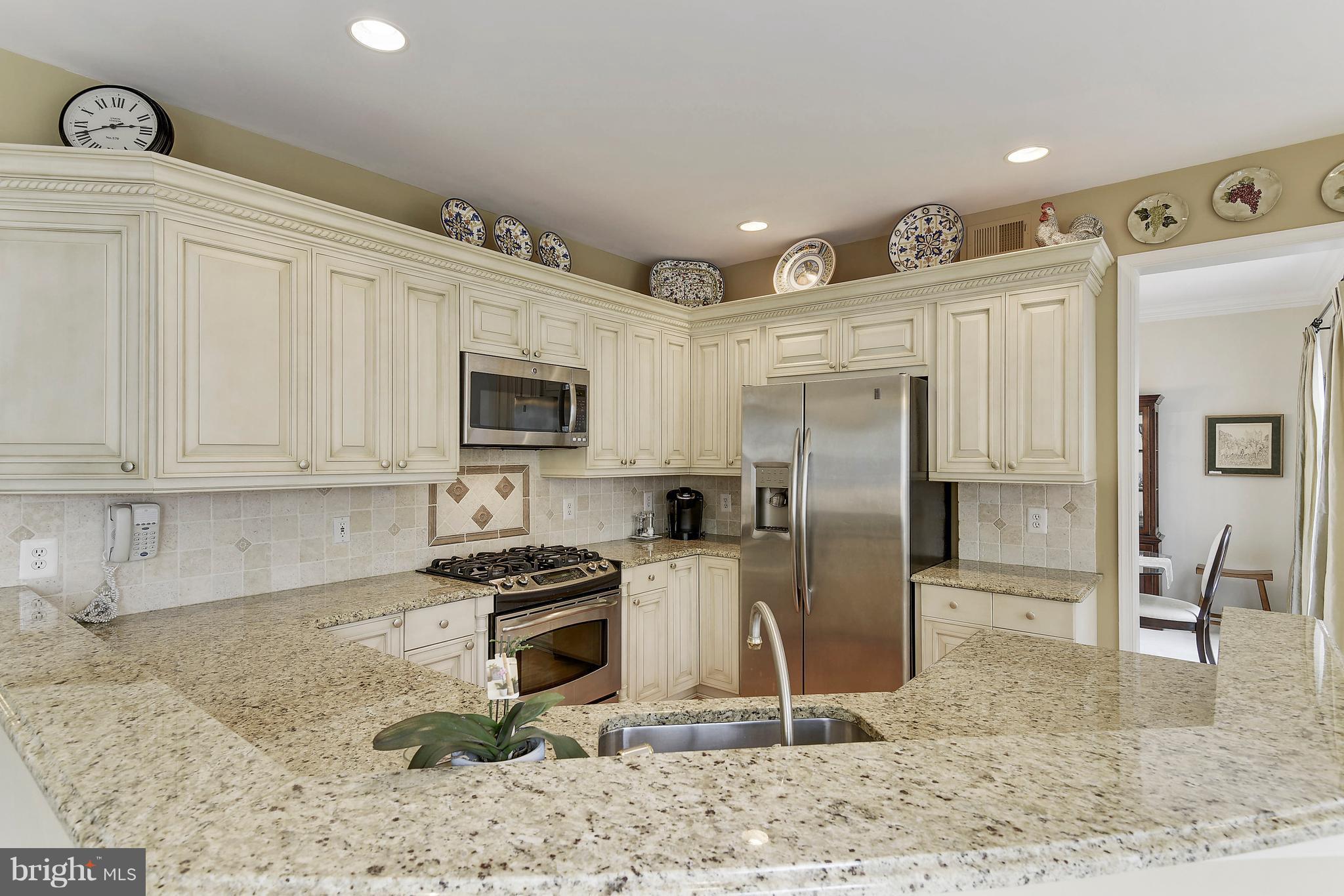 THE COURTS OF FOX MILL - Residential