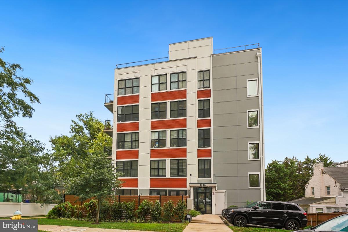 1245 N PIERCE STREET 8