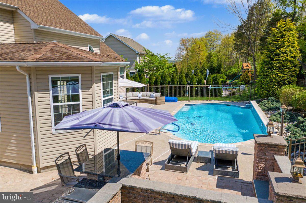 SHANNON ROSE - Residential