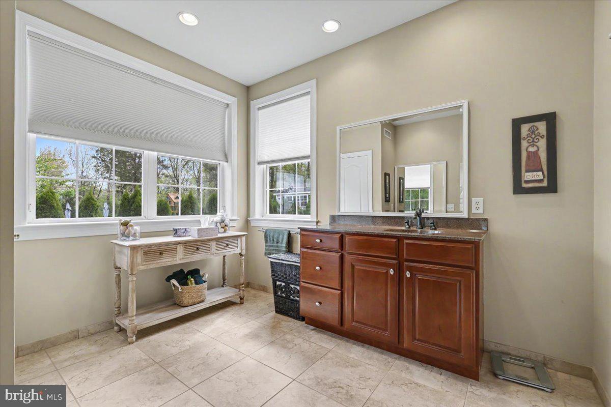 SHANNON ROSE - Residential