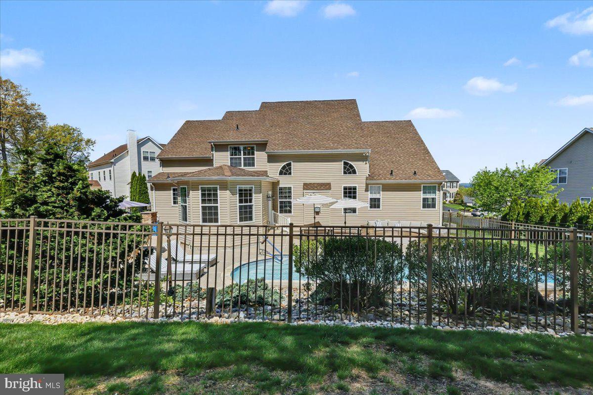 SHANNON ROSE - Residential