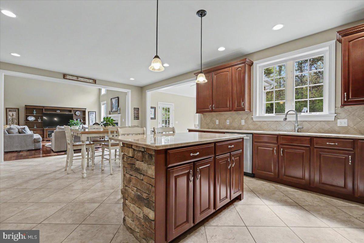 SHANNON ROSE - Residential