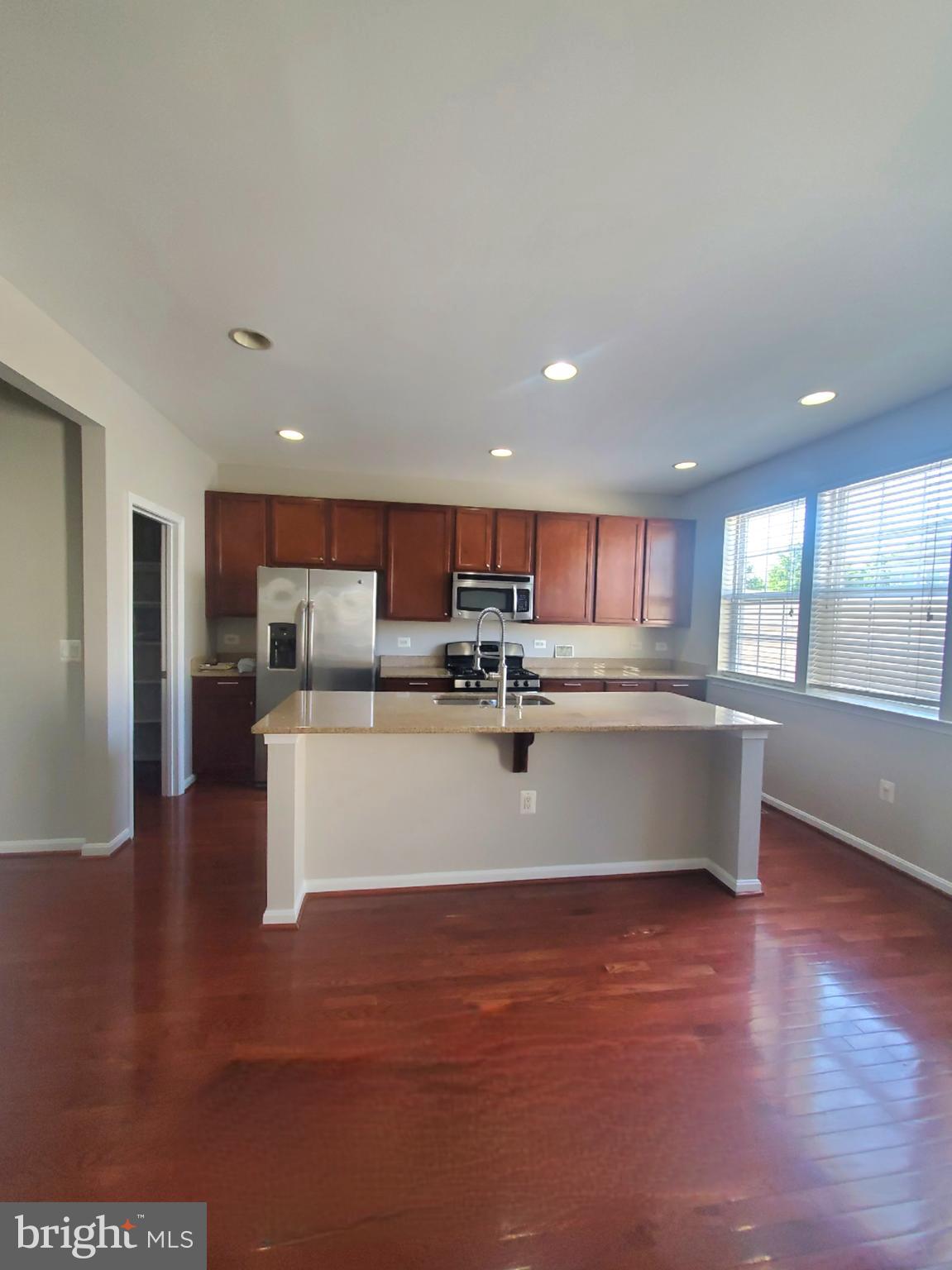 EASTGATE SQUARE - Residential