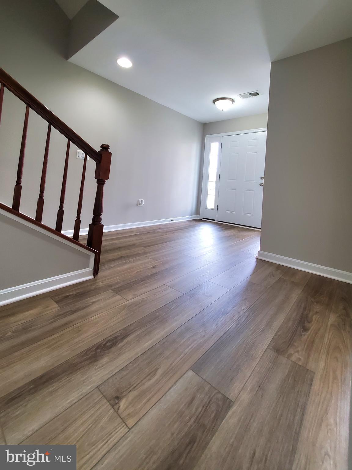 EASTGATE SQUARE - Residential