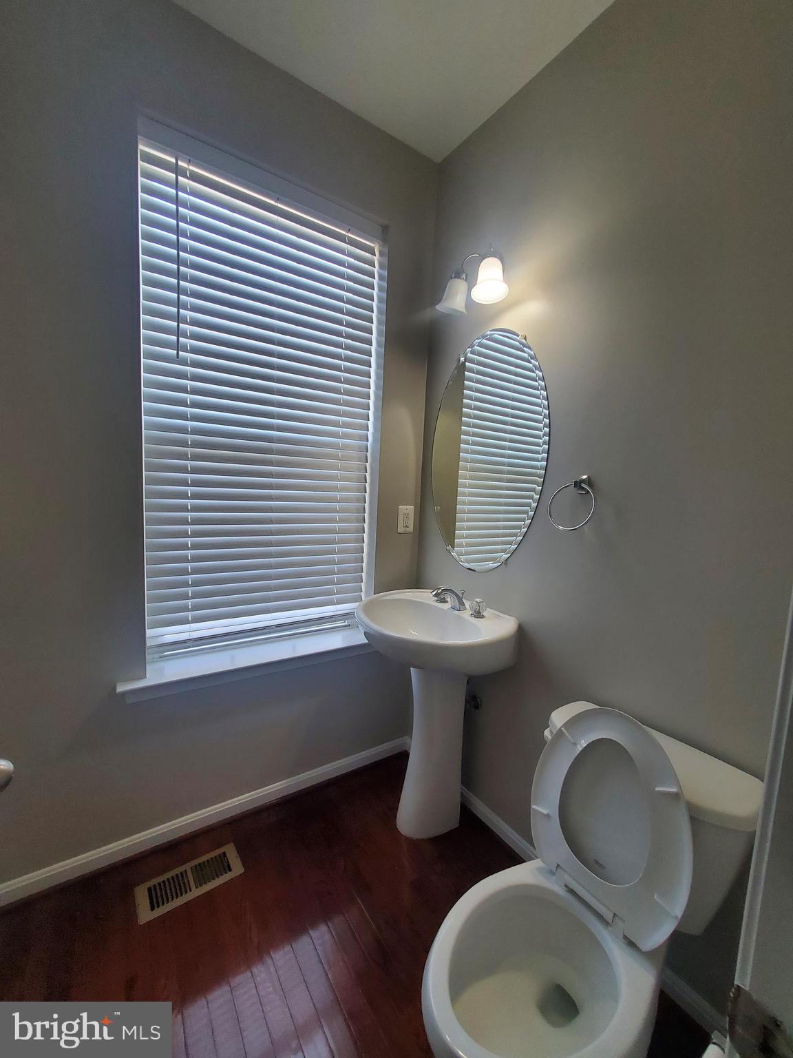 EASTGATE SQUARE - Residential