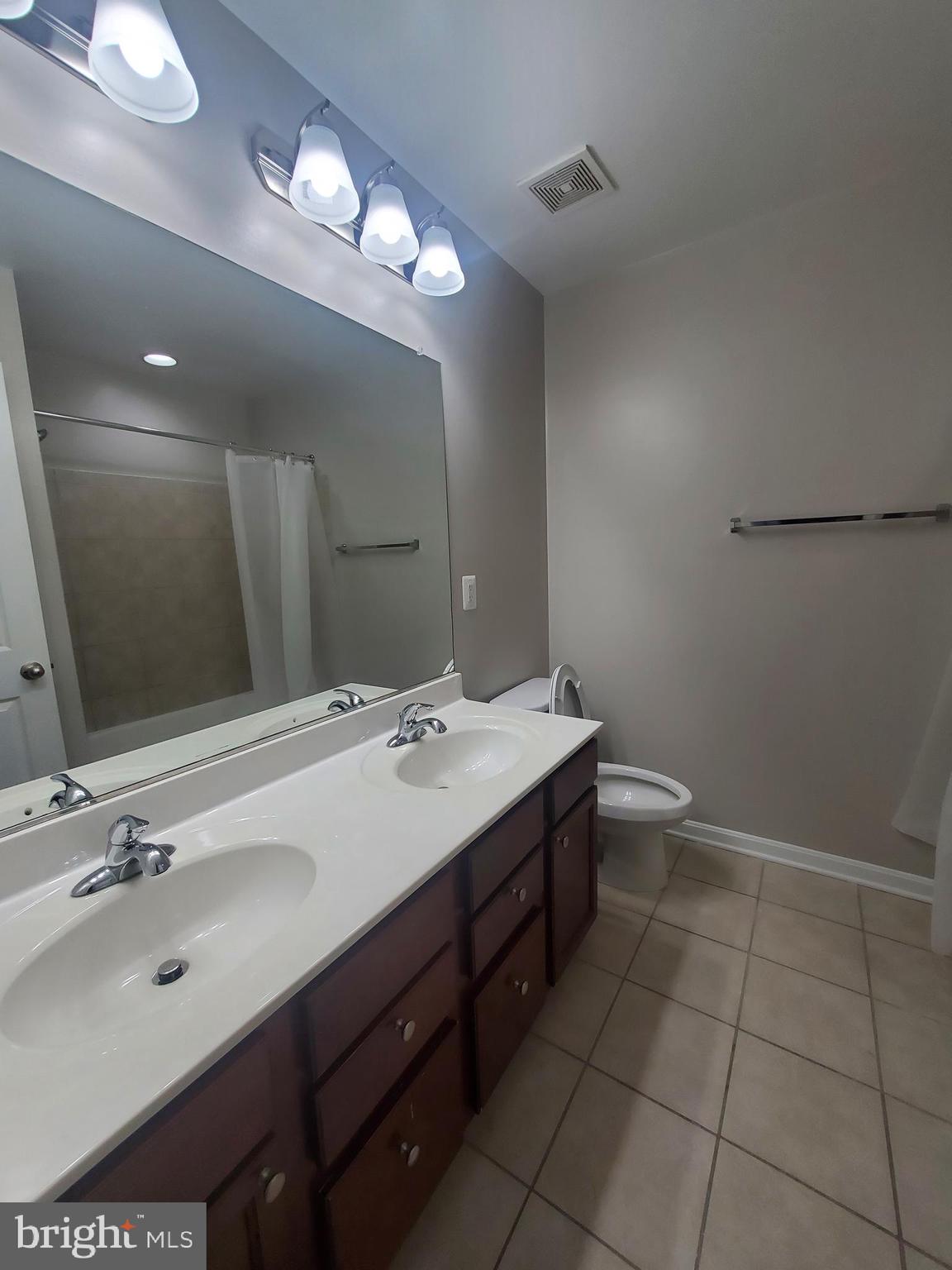 EASTGATE SQUARE - Residential