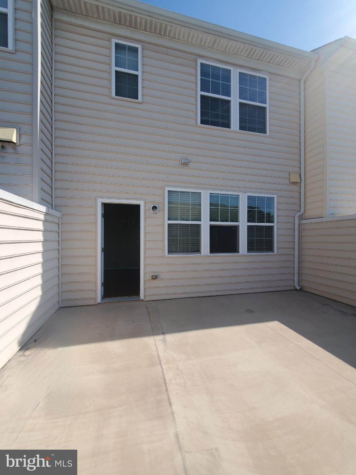 EASTGATE SQUARE - Residential