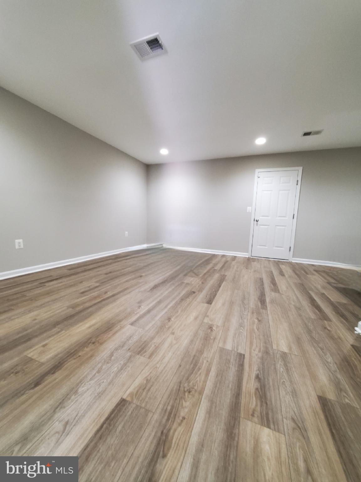 EASTGATE SQUARE - Residential