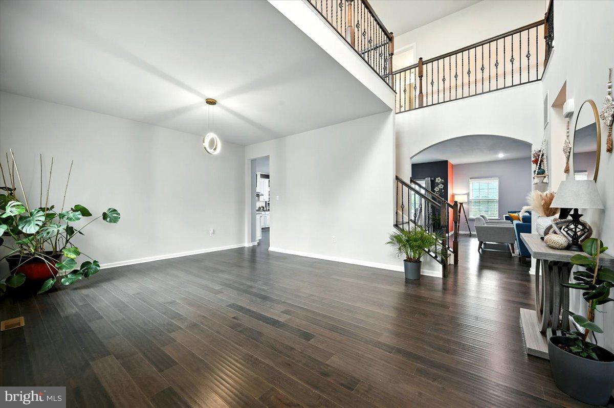 1128 ISABELLA COURT