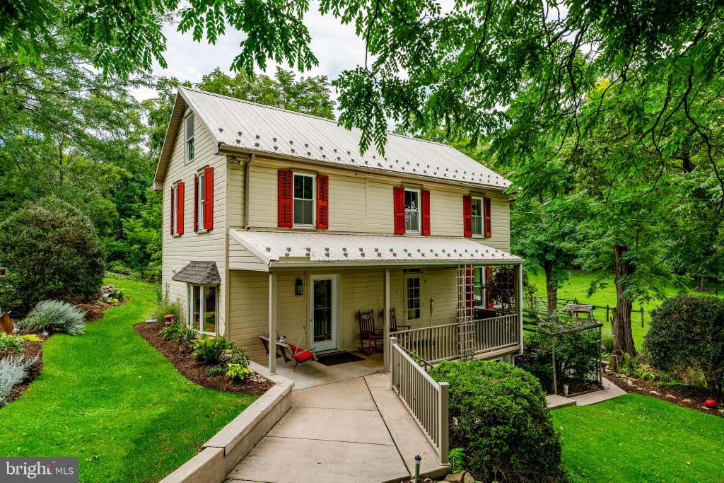 Photo of 1569 Stonemill Drive, ELIZABETHTOWN, PA 17022 (MLS # PALA2093392)