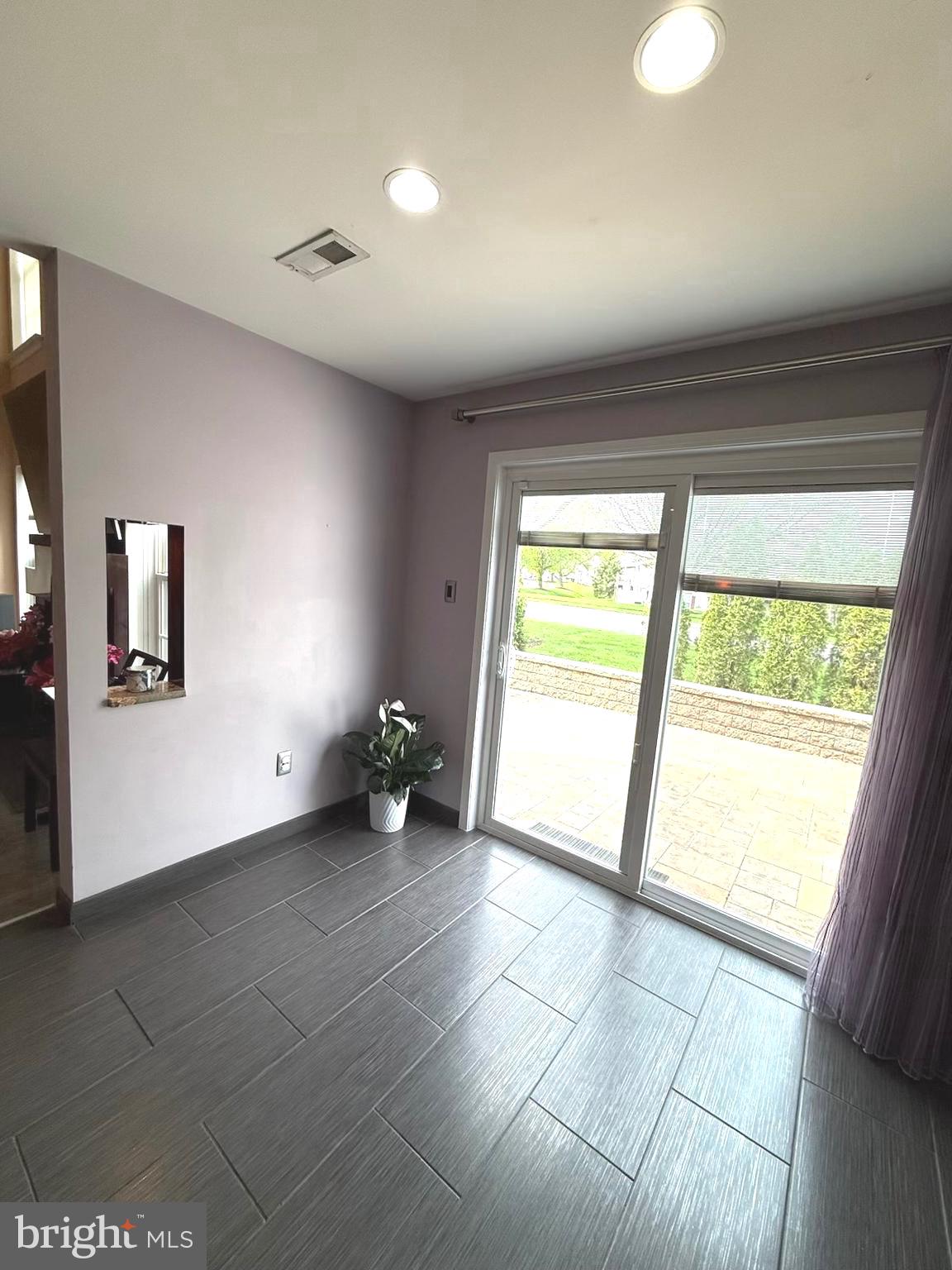 COUNTRY CROSSING - Residential