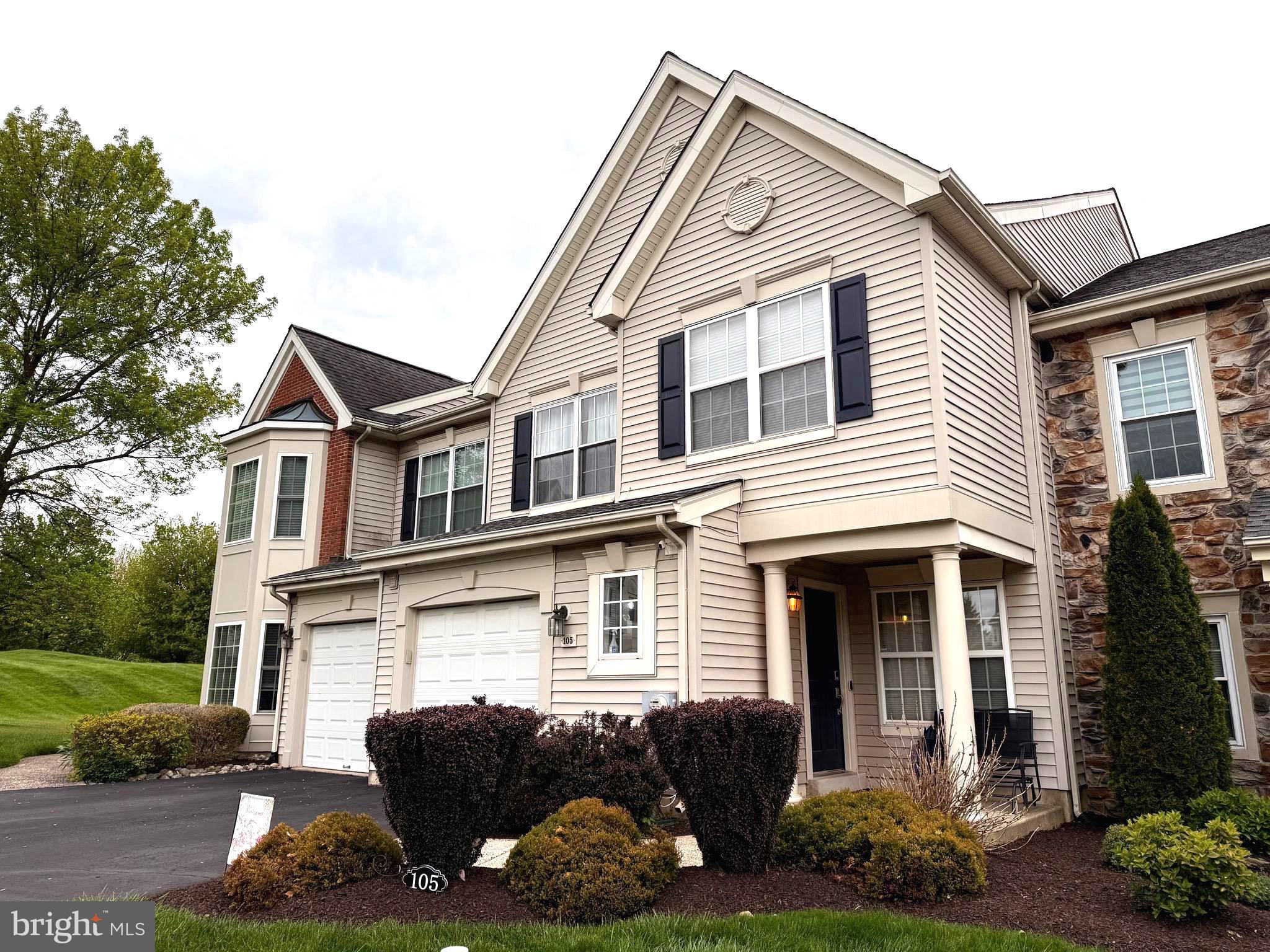 COUNTRY CROSSING - Residential