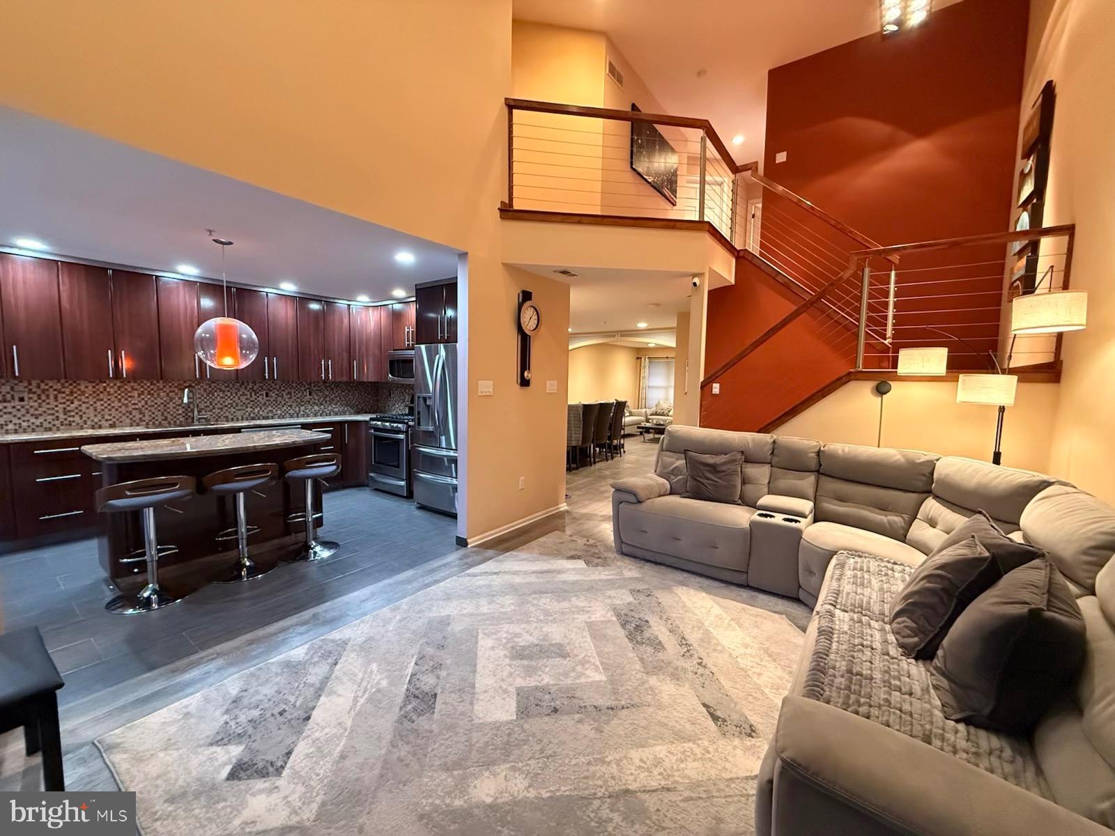 COUNTRY CROSSING - Residential