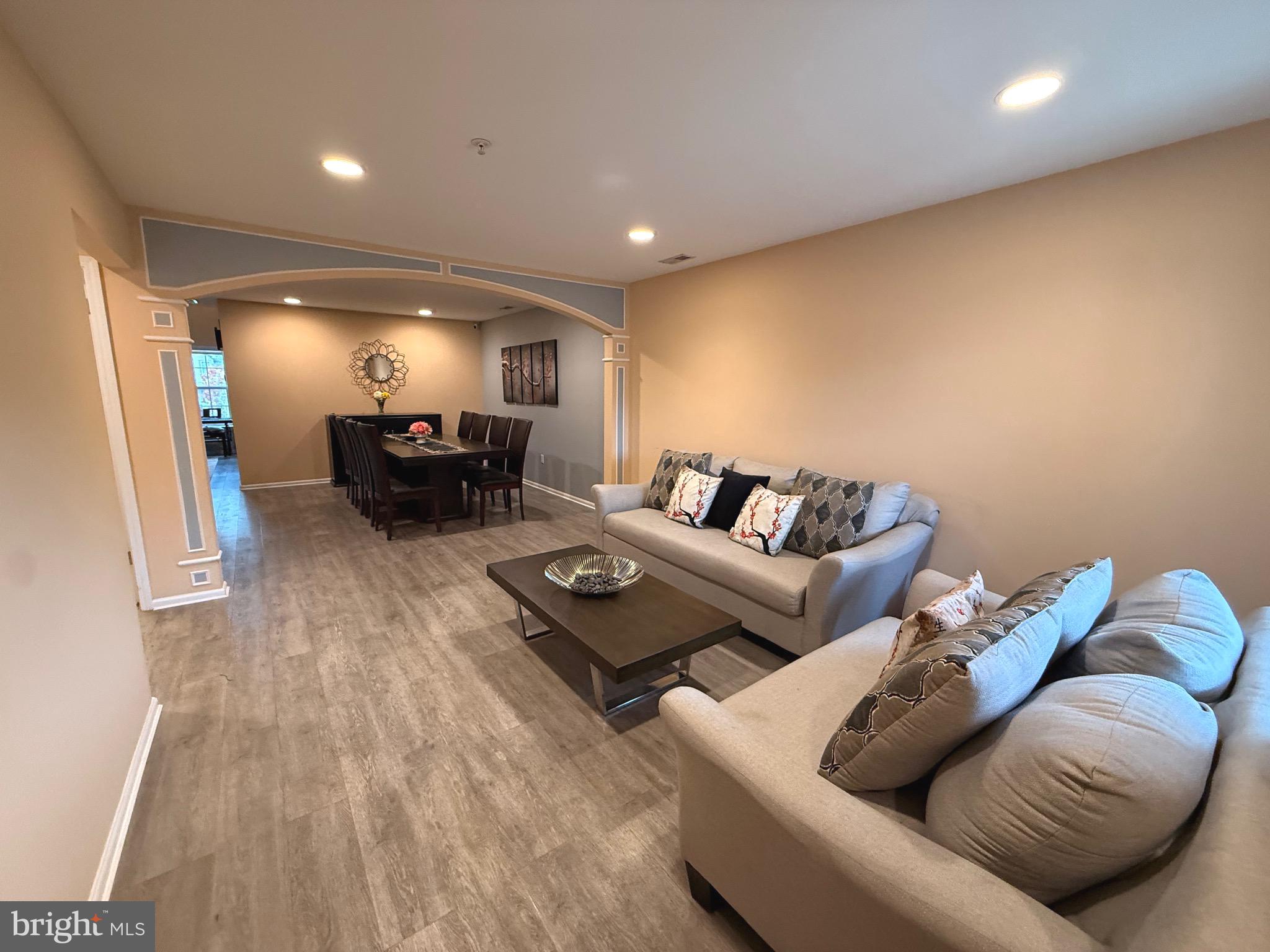 COUNTRY CROSSING - Residential