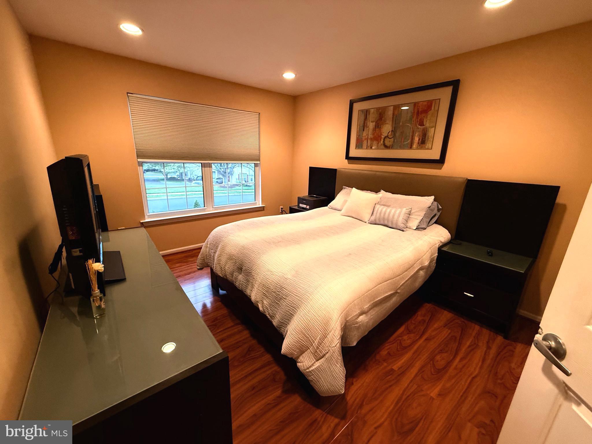 COUNTRY CROSSING - Residential
