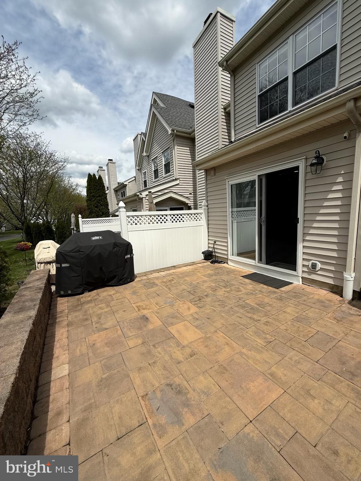 COUNTRY CROSSING - Residential
