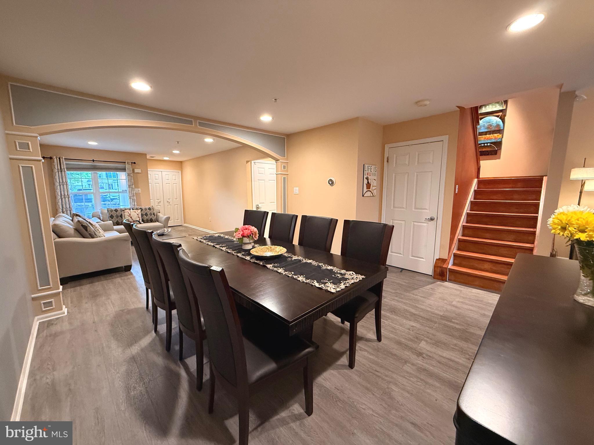 COUNTRY CROSSING - Residential