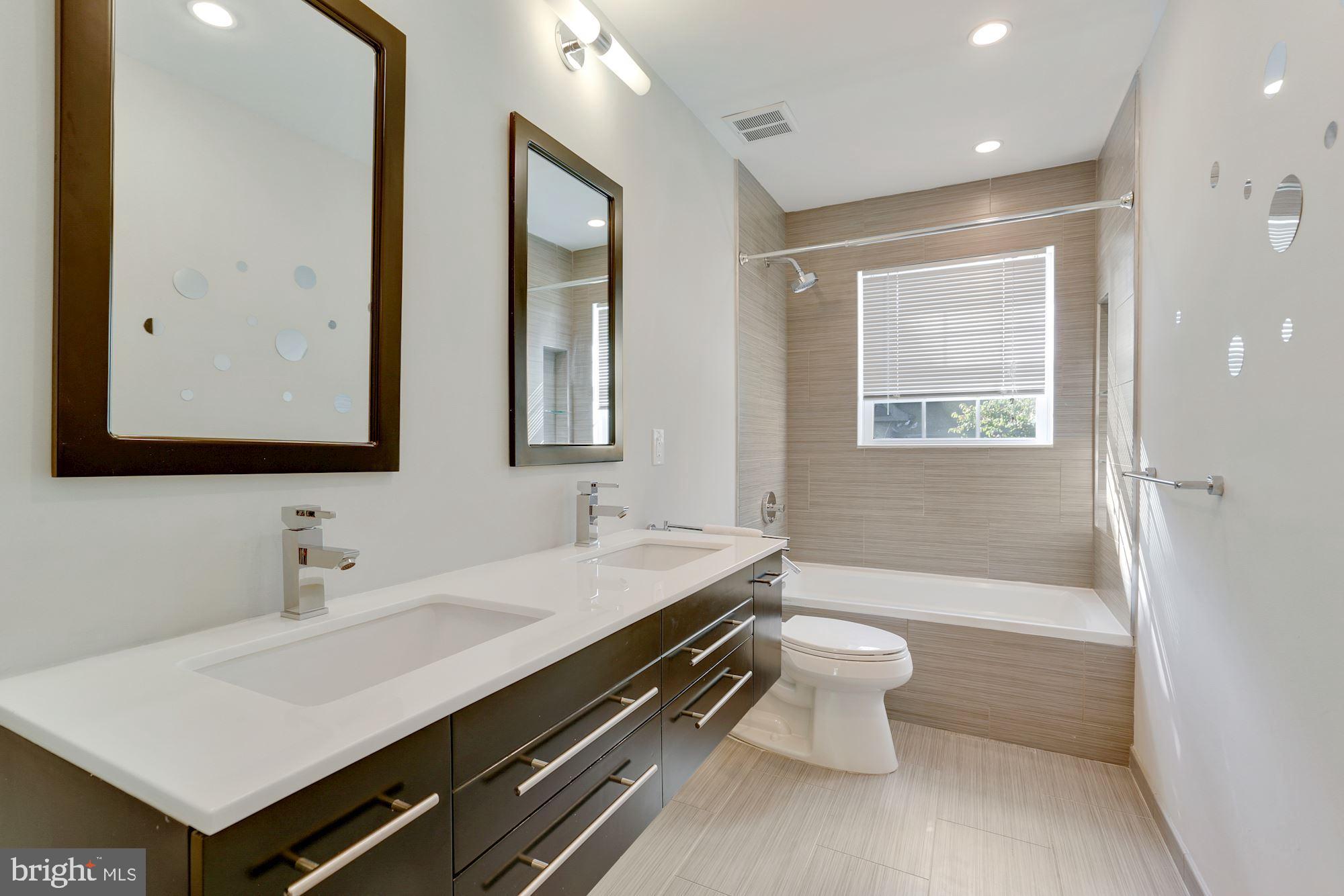 COUNTRY CLUB HILLS - Residential