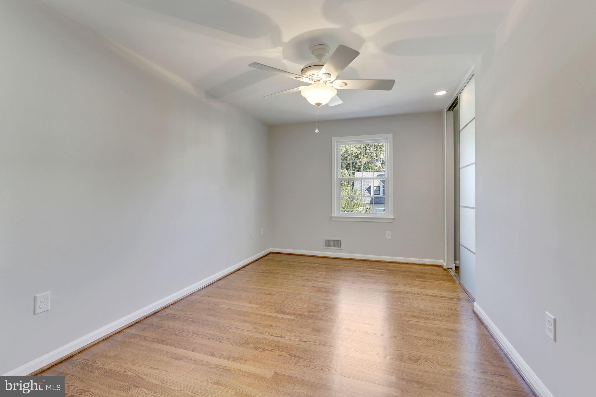 COUNTRY CLUB HILLS - Residential