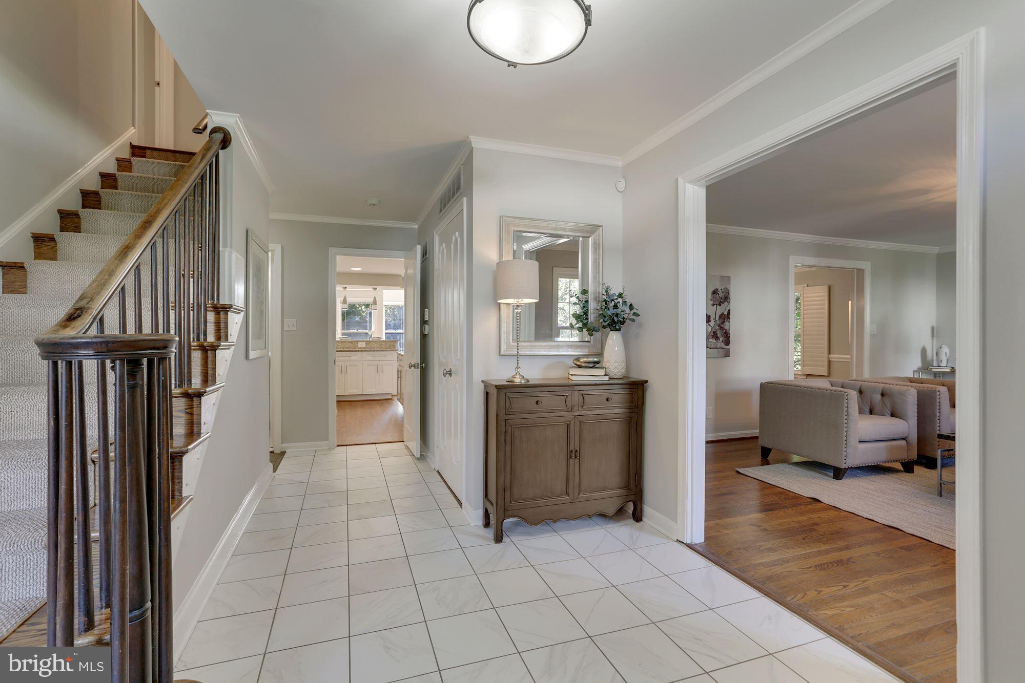 COUNTRY CLUB HILLS - Residential