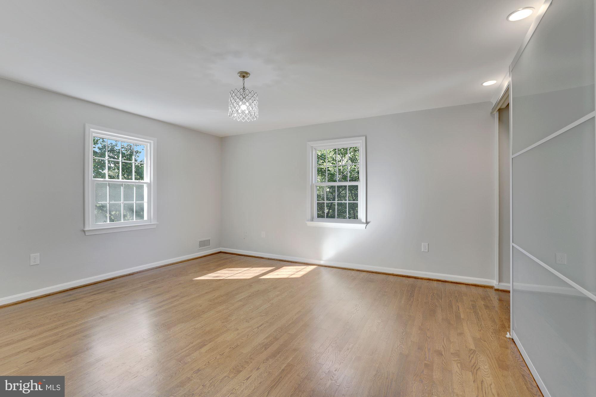 COUNTRY CLUB HILLS - Residential