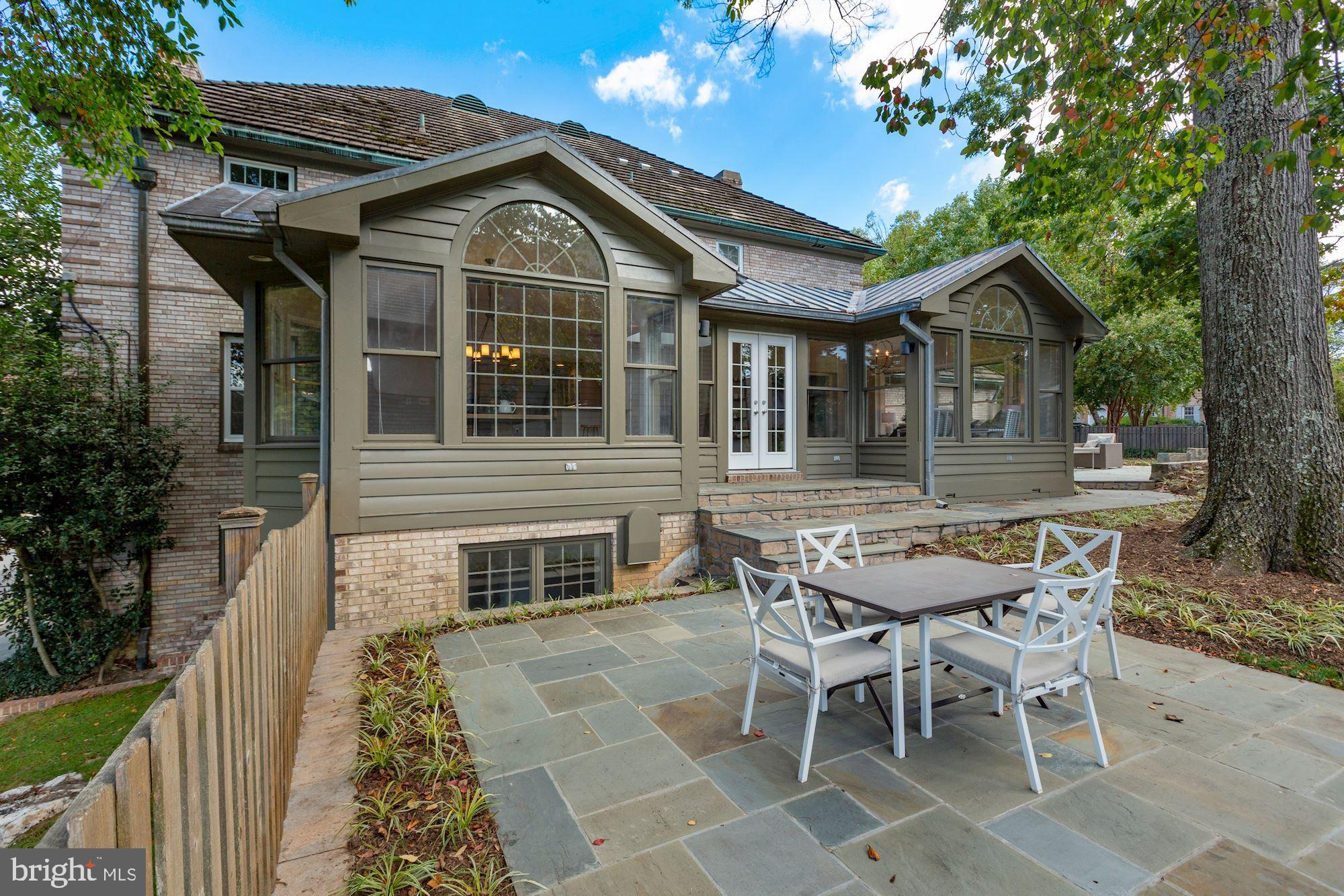 COUNTRY CLUB HILLS - Residential