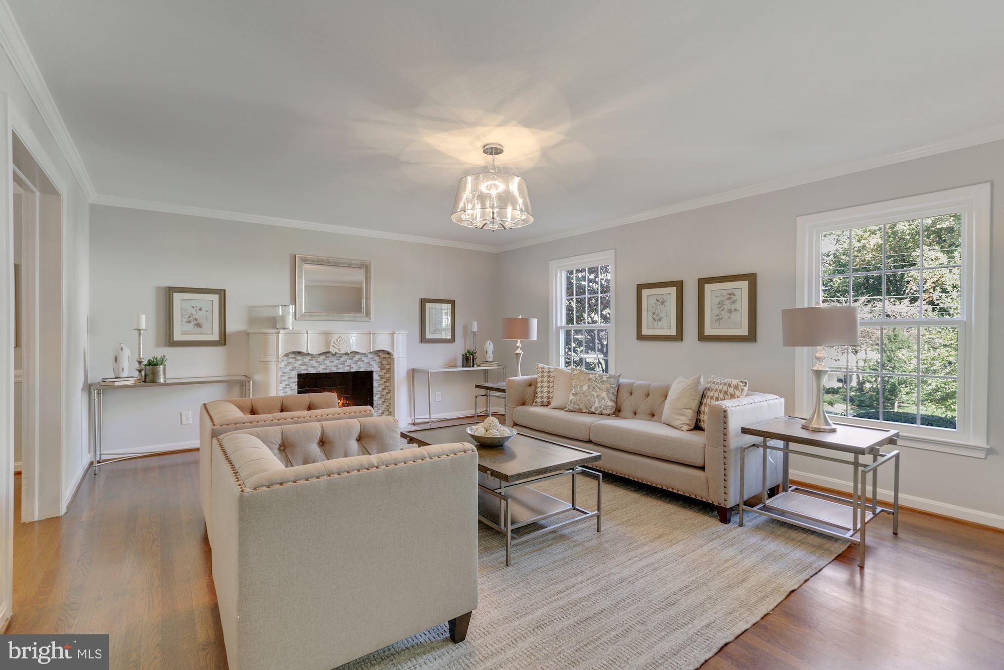 COUNTRY CLUB HILLS - Residential