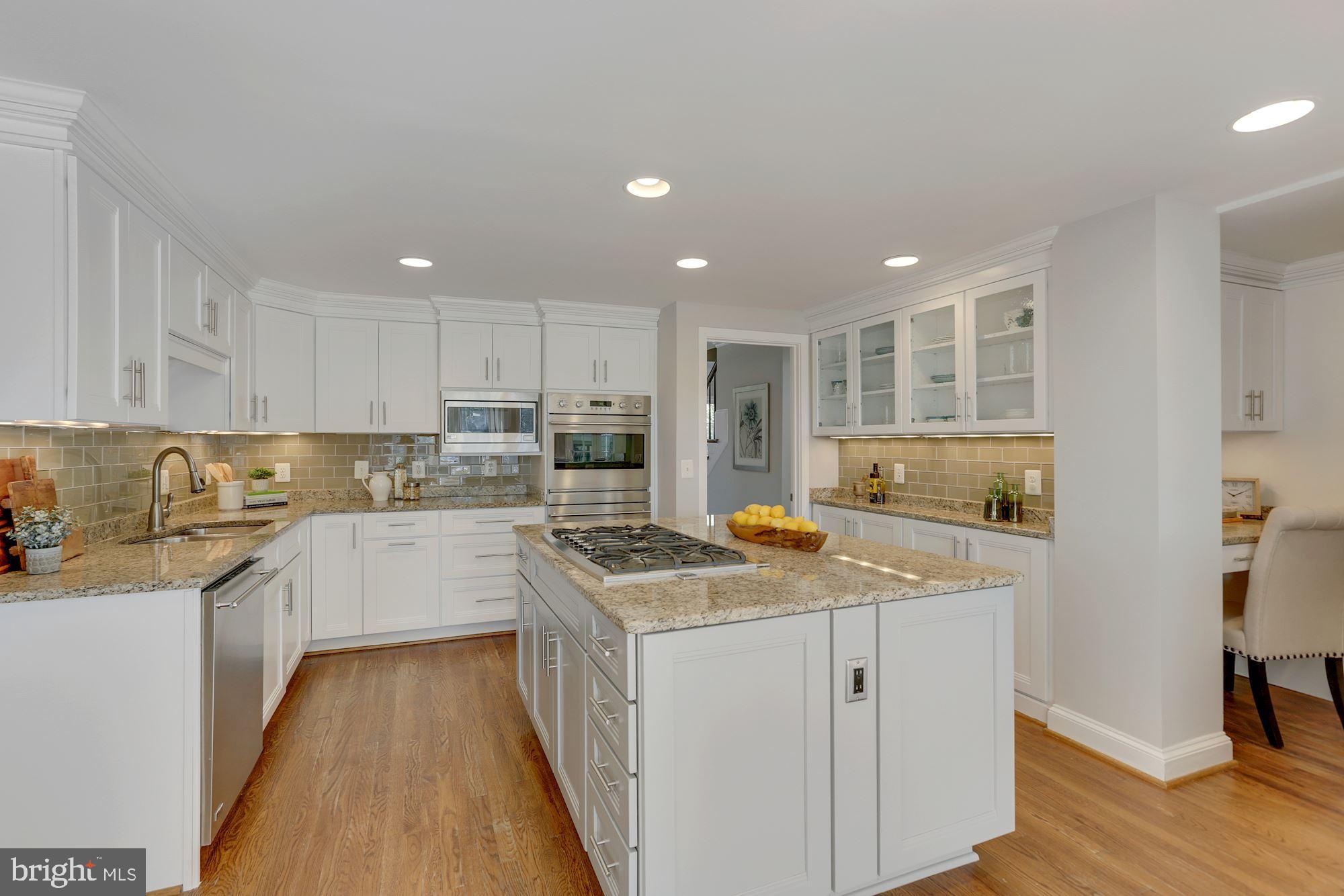 COUNTRY CLUB HILLS - Residential