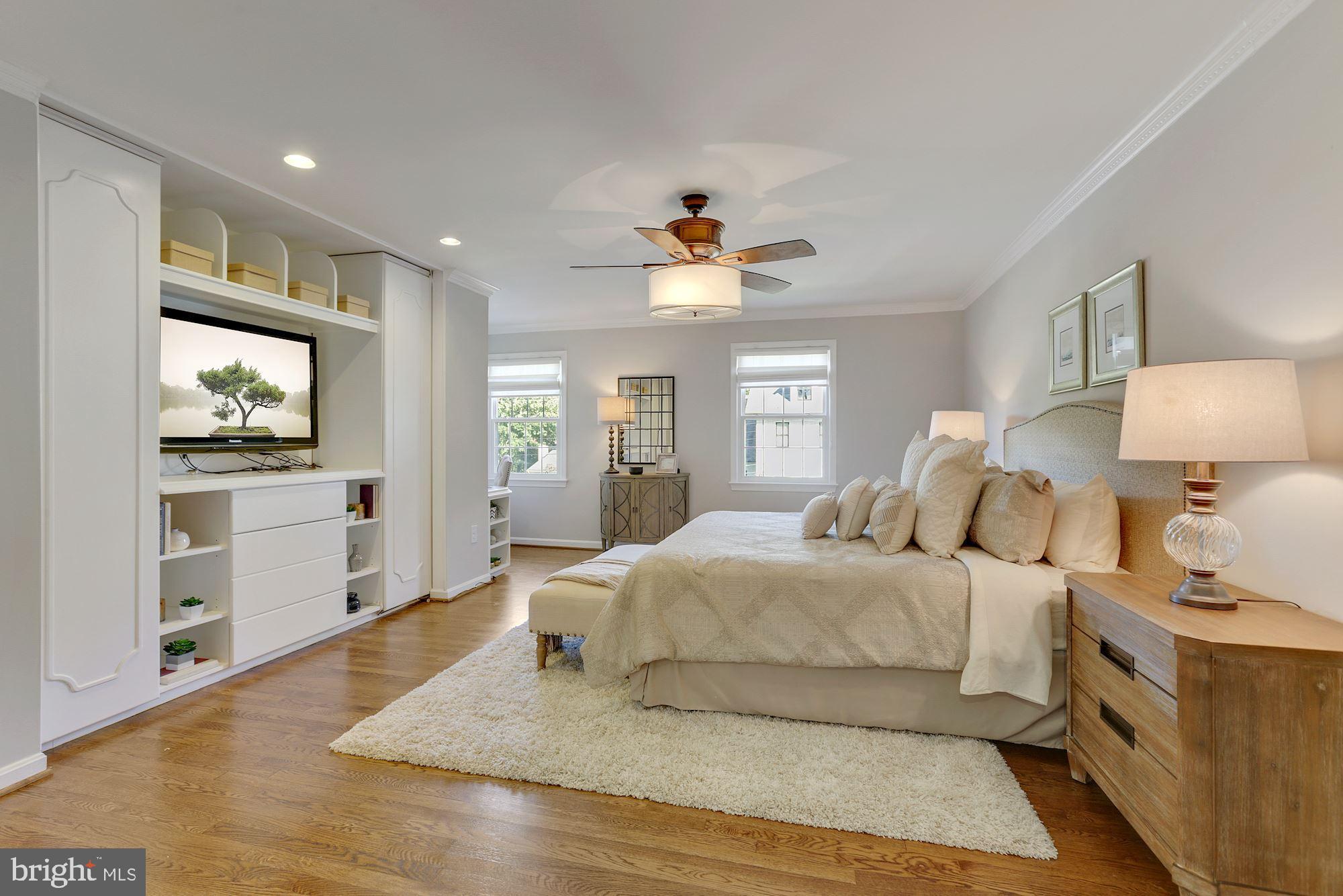 COUNTRY CLUB HILLS - Residential