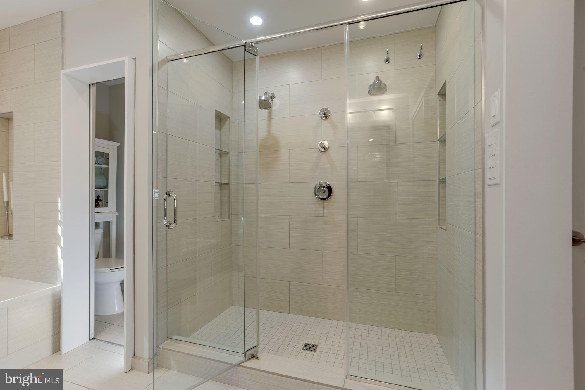 COUNTRY CLUB HILLS - Residential