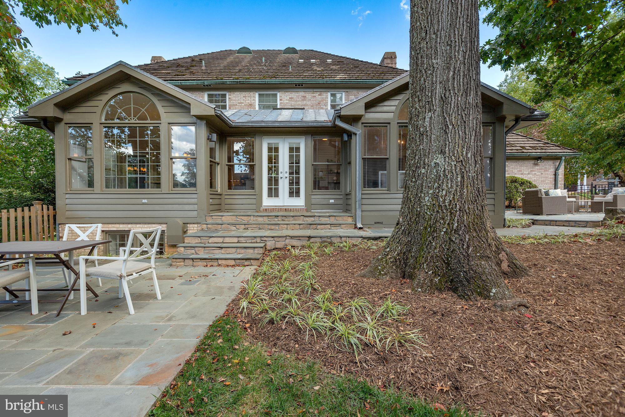 COUNTRY CLUB HILLS - Residential