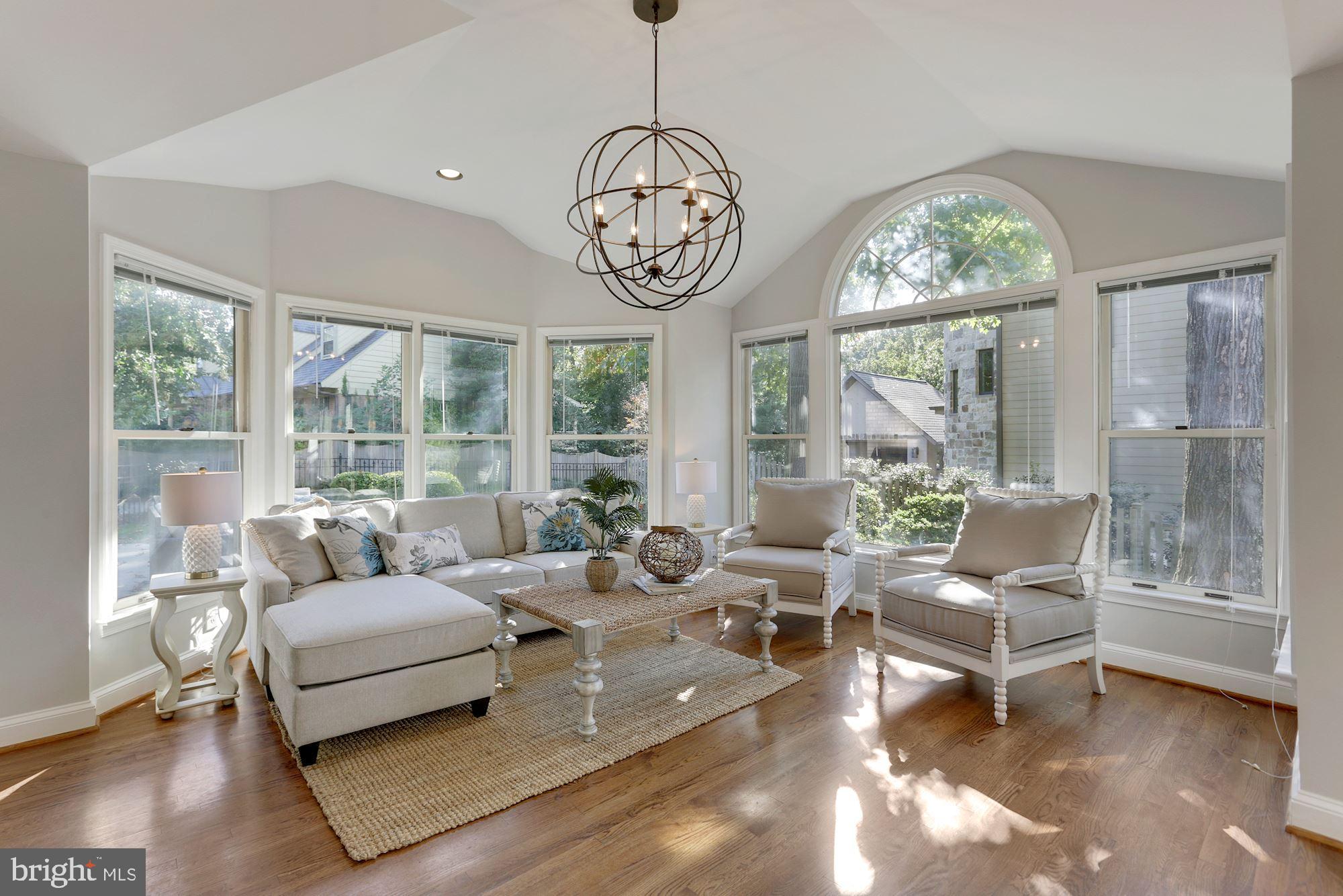 COUNTRY CLUB HILLS - Residential