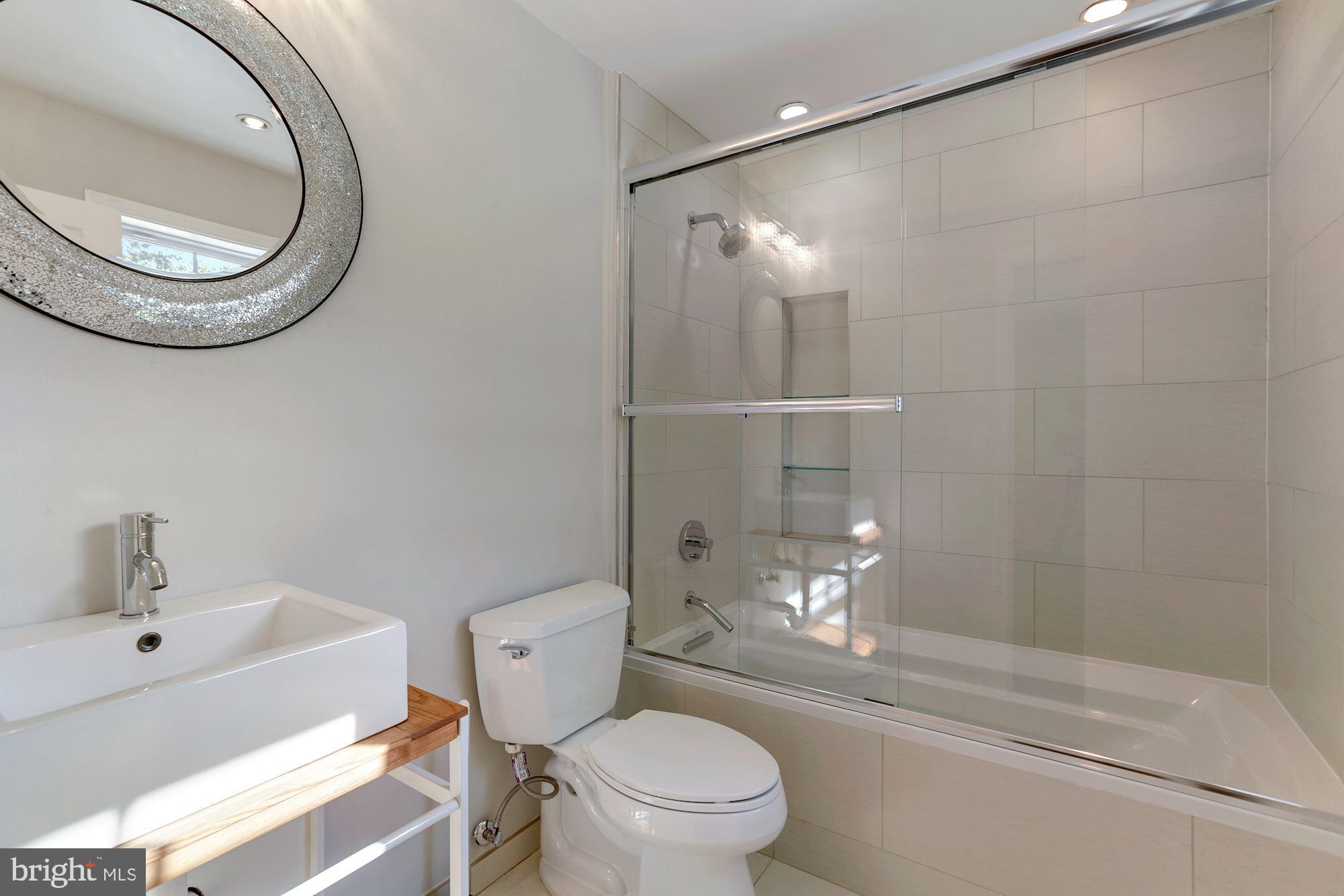 COUNTRY CLUB HILLS - Residential