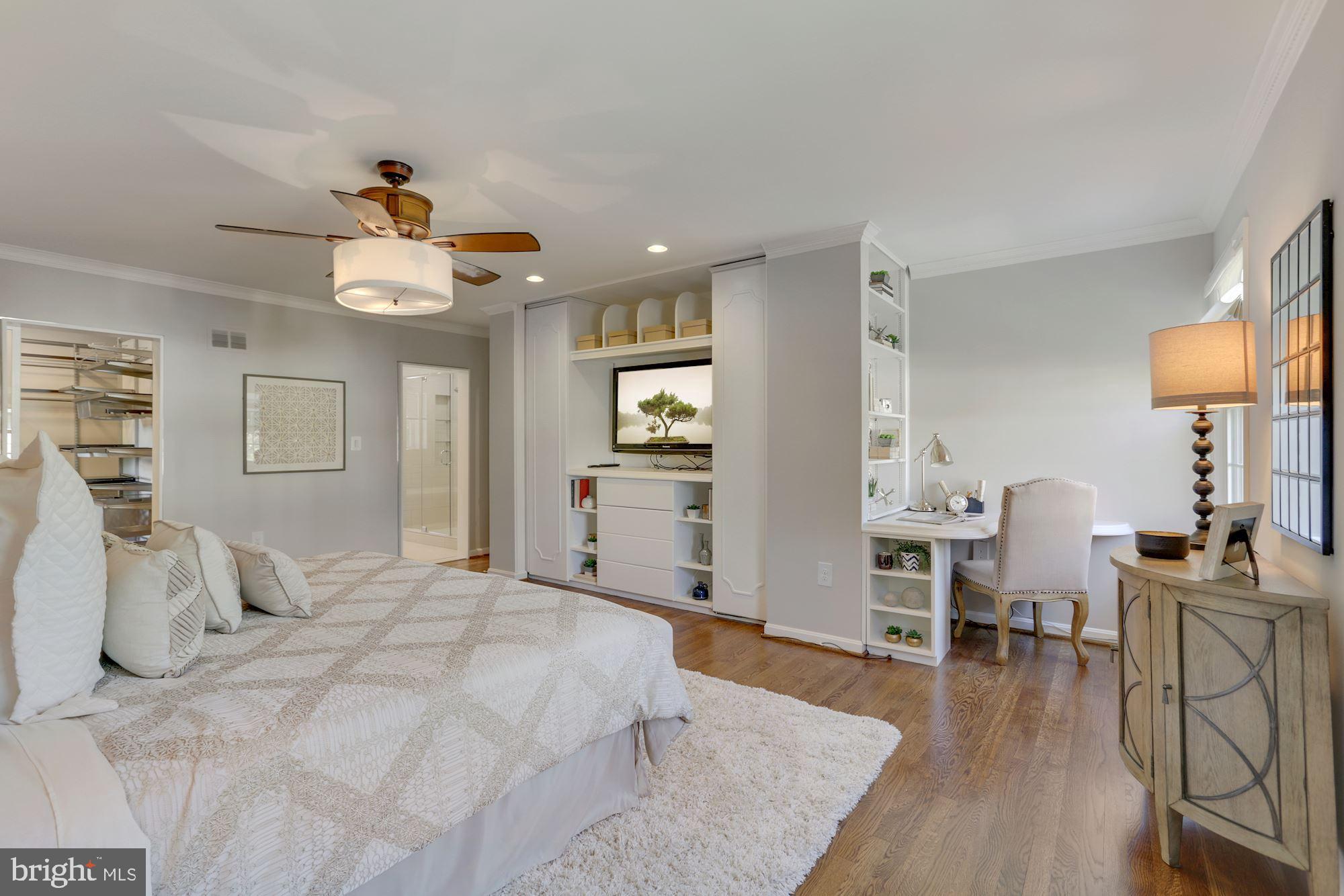 COUNTRY CLUB HILLS - Residential