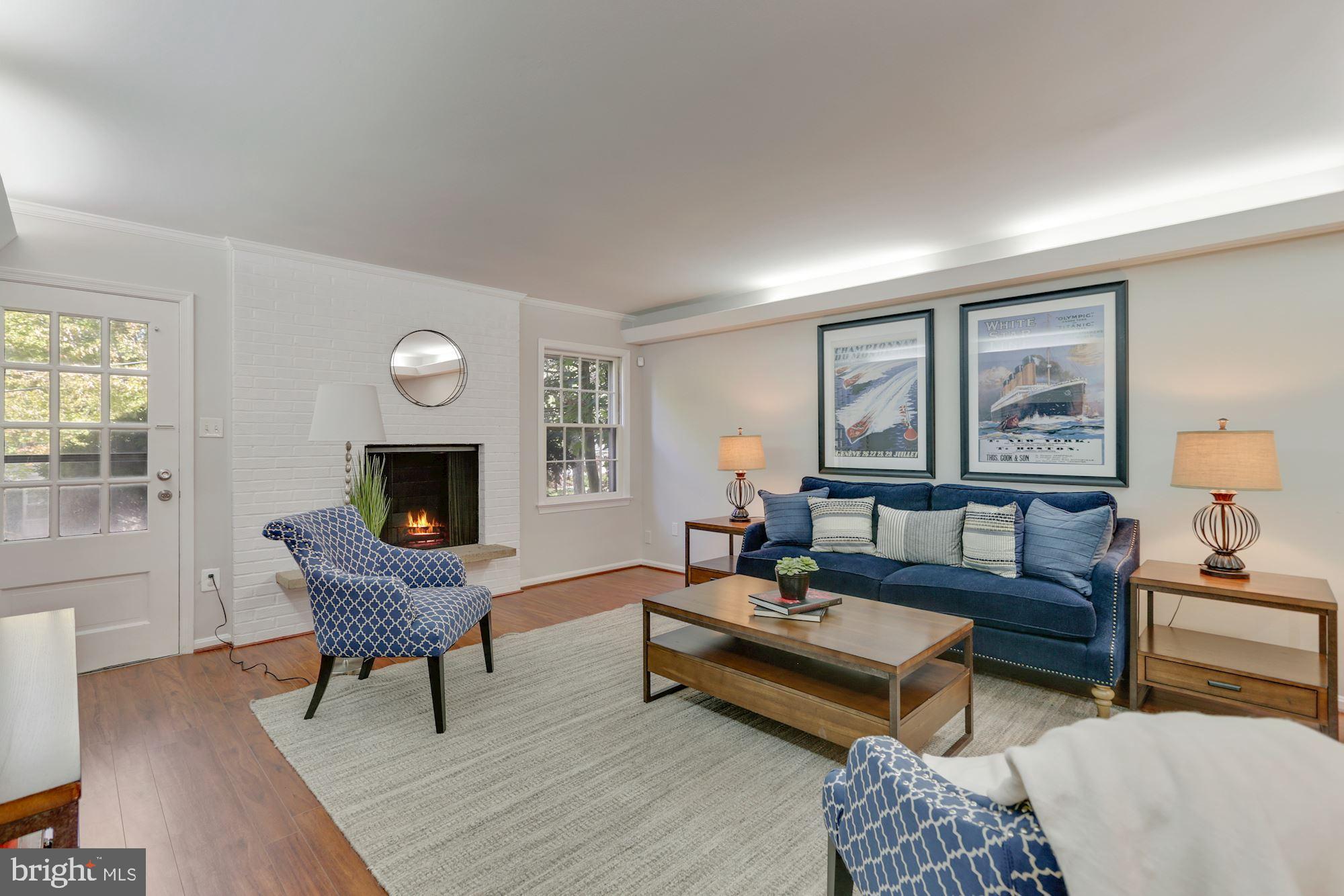 COUNTRY CLUB HILLS - Residential