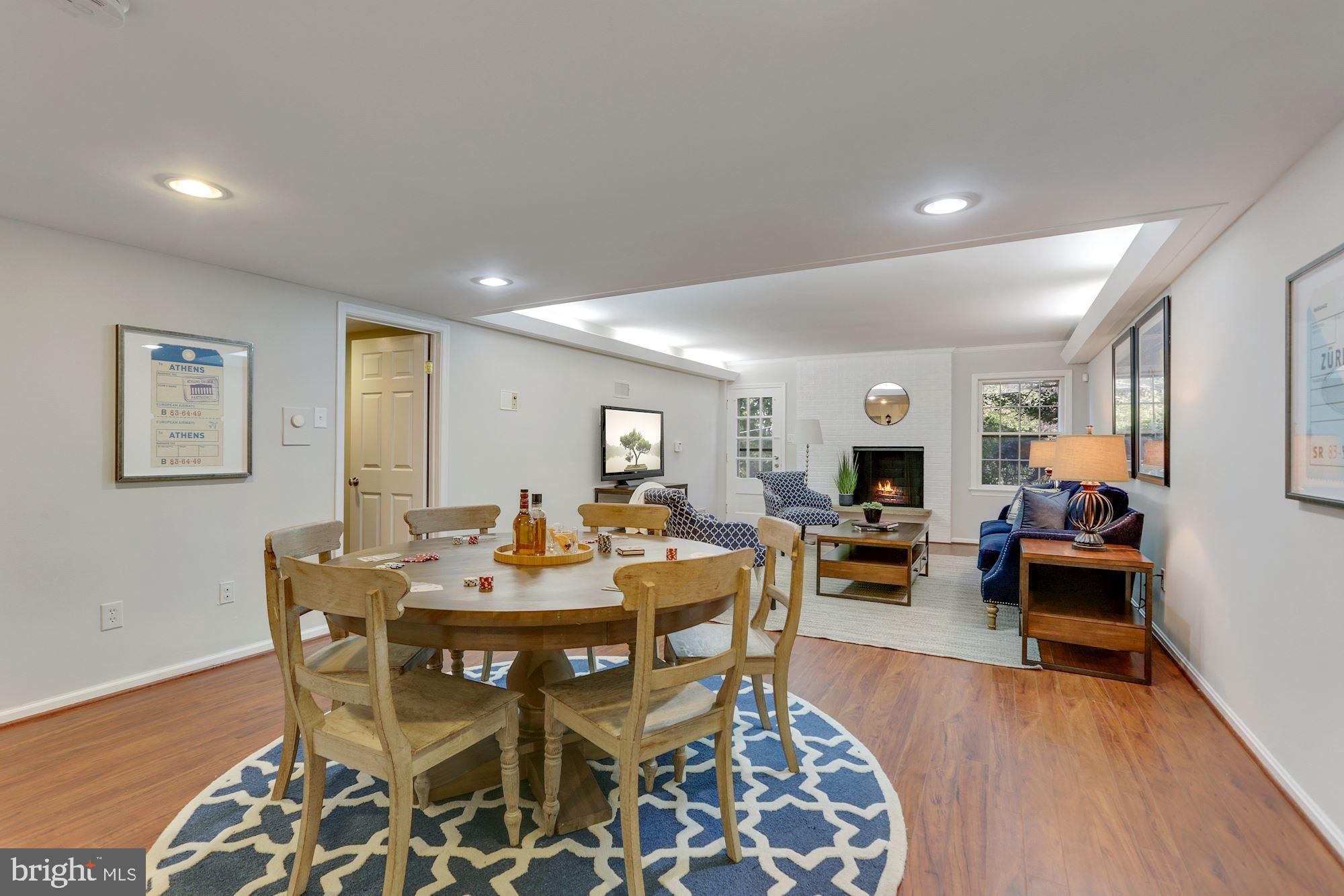 COUNTRY CLUB HILLS - Residential