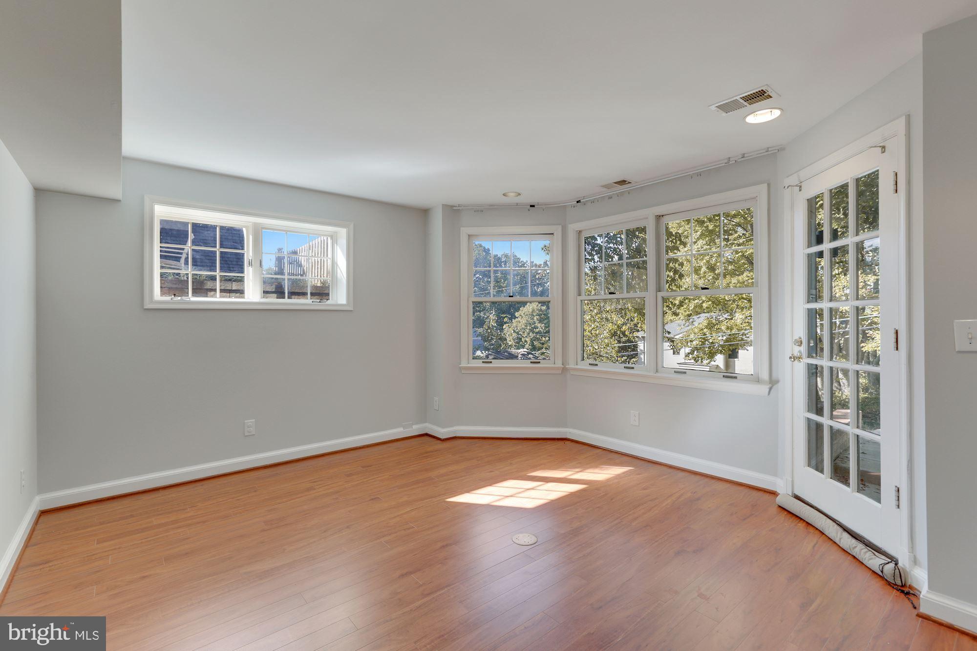 COUNTRY CLUB HILLS - Residential