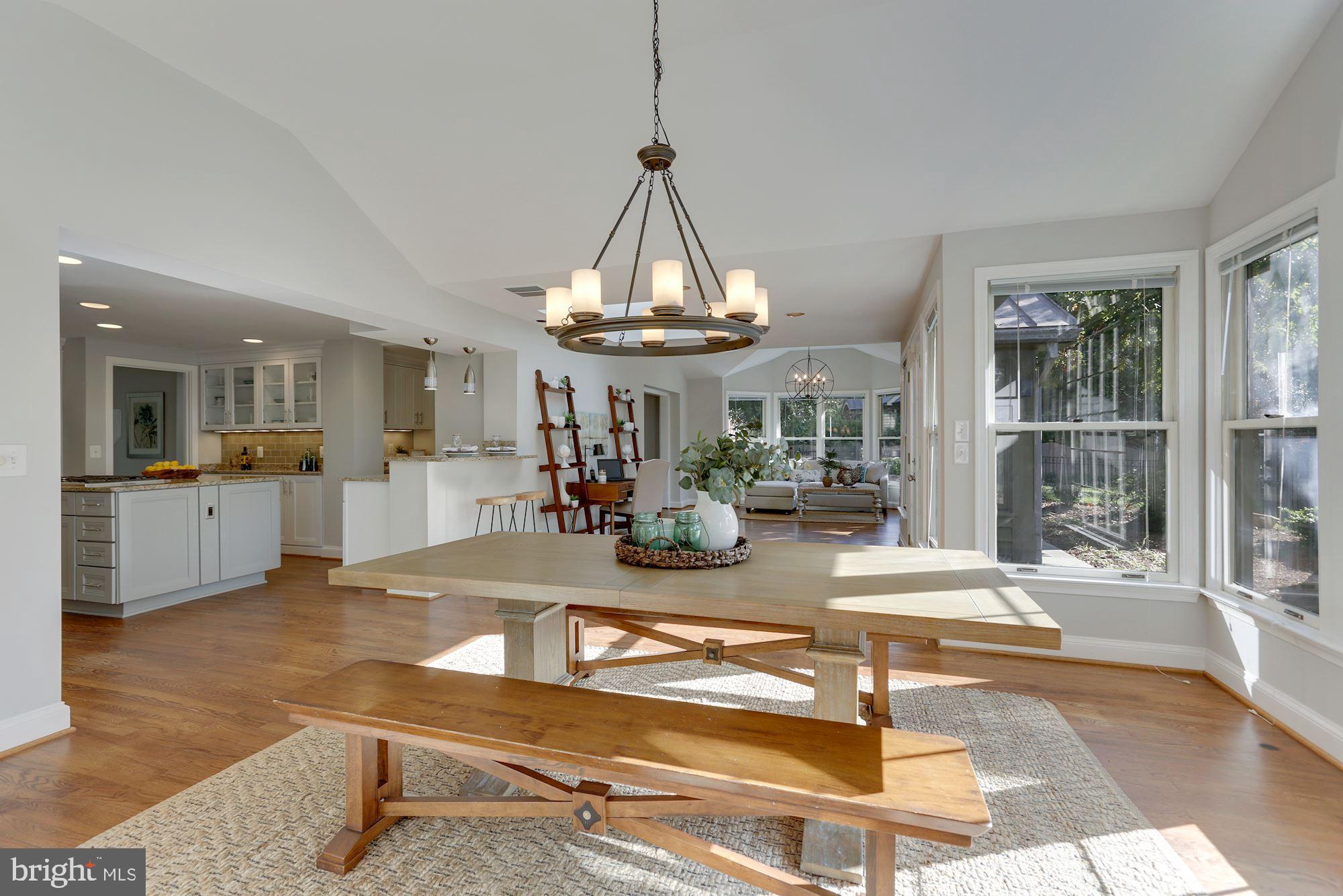 COUNTRY CLUB HILLS - Residential