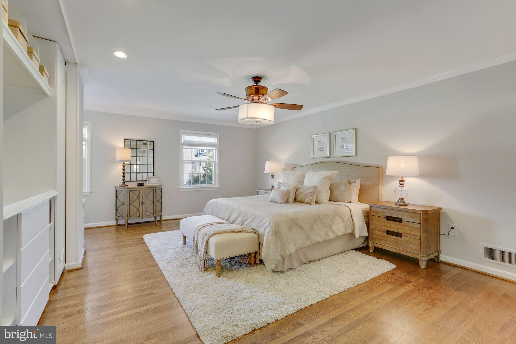 COUNTRY CLUB HILLS - Residential