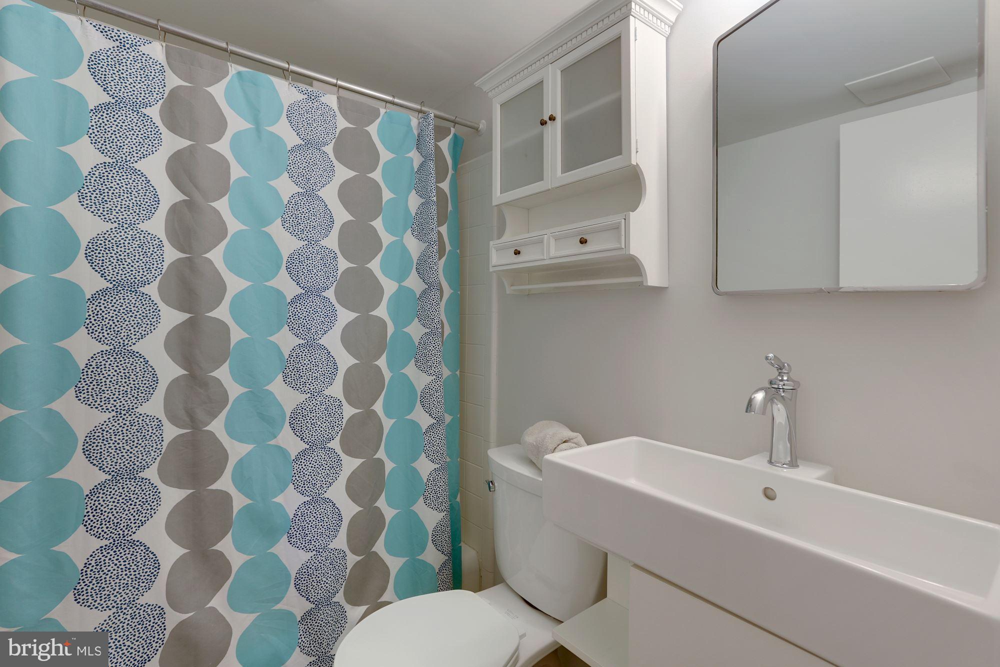 COUNTRY CLUB HILLS - Residential