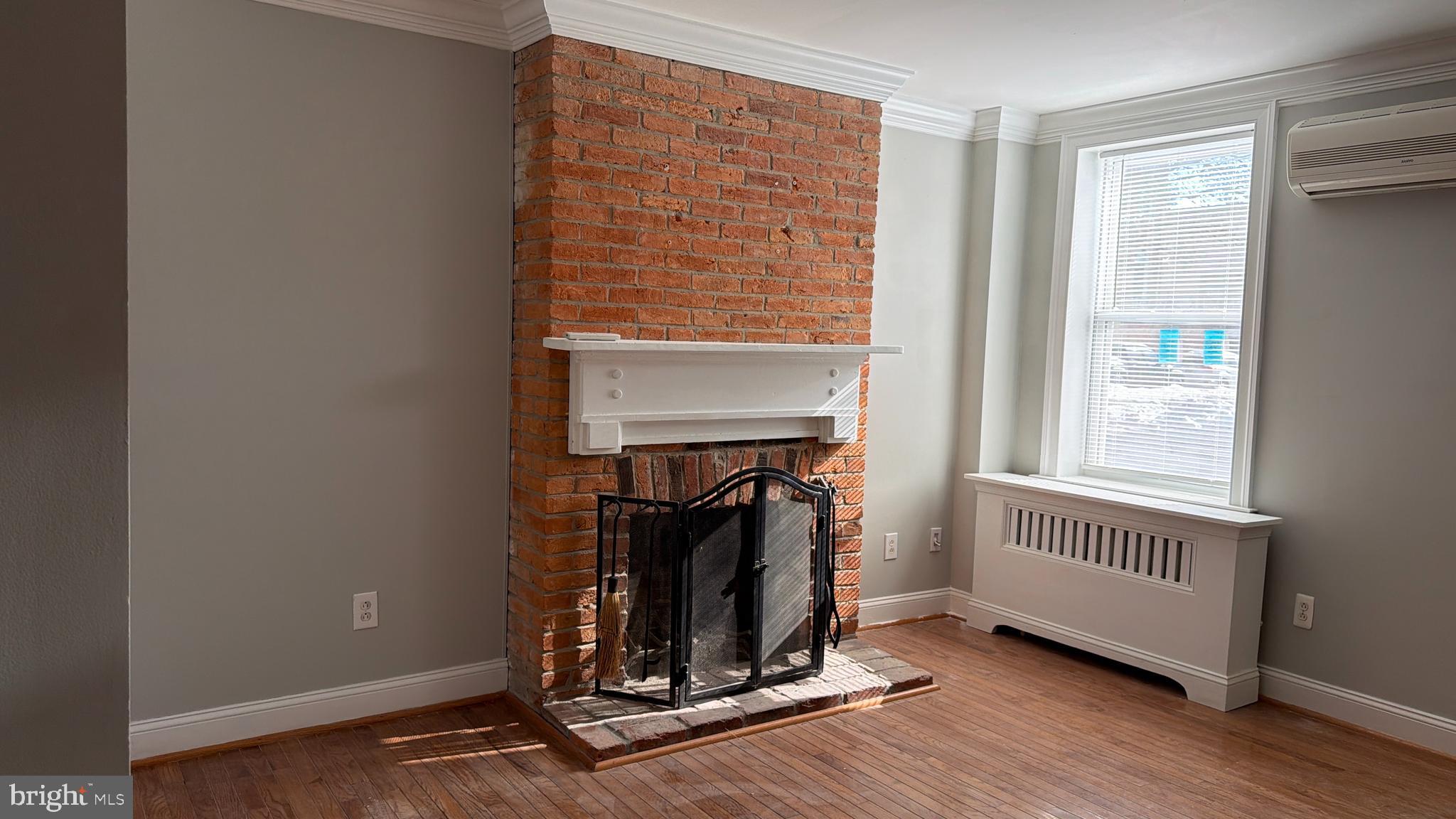 1826 E LOMBARD STREET