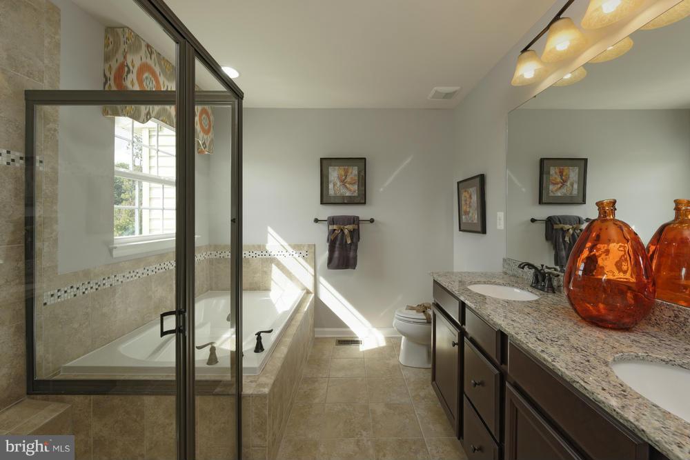 CREEKSIDE VILLAGE - Residential